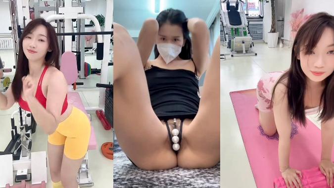 抖音主播【蜜桃柠檬茶】平时喜欢练瑜伽，爆料一段穿着丝袜在沙发上玩阳具香蕉露逼自慰