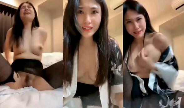 极品巨乳妹无实物表演儿子强奸骚妈大戏，暴力抓奶扒衣抠逼淫贱表情十分到位